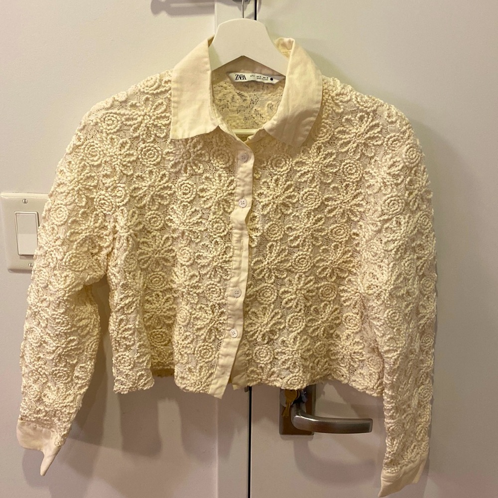 Zara beautiful shirt cream size S